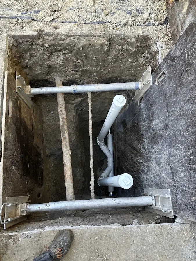 Experienced plumber completing Drain Cleaning work in Bloomfield